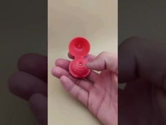 Ελαφρώς κόκκινο πλαστικό ομαλό ματ σφαιρικό καπάκι για μπουκάλια καλλυντικών