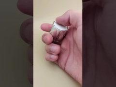 Ασημένιο αλουμινίου-πλαστικού στρογγυλό ομαλό καπάκι με λευκό κουμπί για μπουκάλια περιποίησης δέρματος